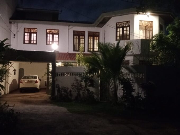 Beautiful Double Story house built on 8.5 perches land – Colombo 5