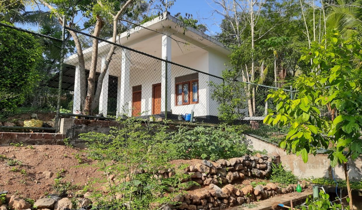 Large House on 163 Perches in Mirigama, Sri Lanka for Sale14